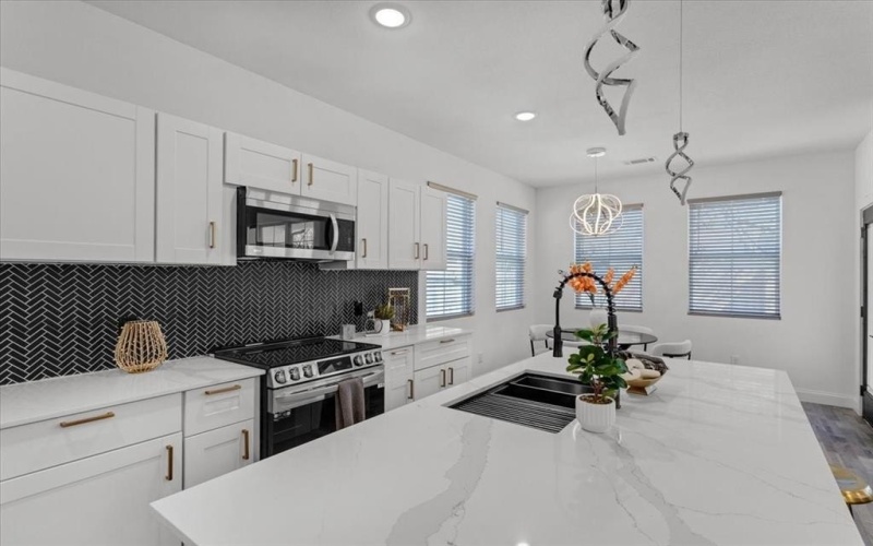 1323 S Montgomery Street, Sherman, TX 75090, 4 Bedrooms Bedrooms, ,2 BathroomsBathrooms,Residential,For Sale,1323 S Montgomery Street,0,21056902