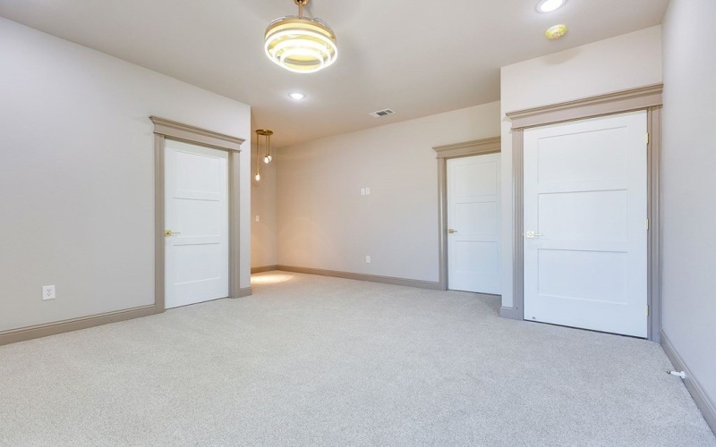 5202 Riviera Lane, San Angelo, TX 76904, 5 Bedrooms Bedrooms, ,5 BathroomsBathrooms,Residential,For Sale,5202 Riviera Lane,0,129009