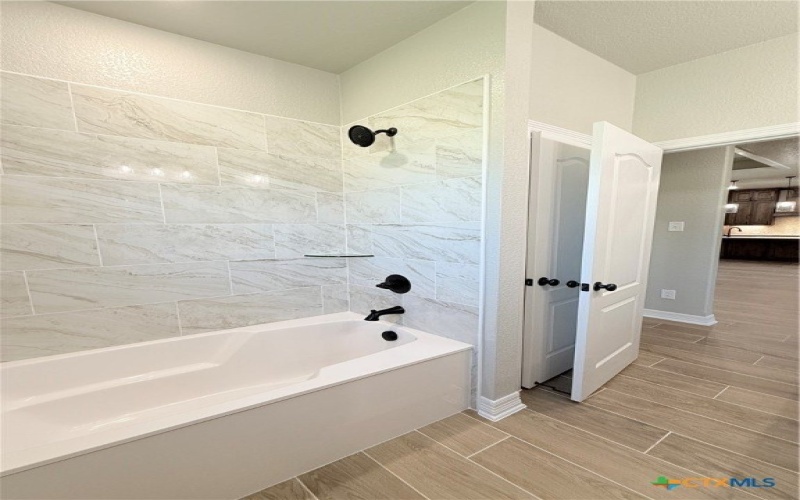 5510 Kemosabe Drive, Killeen, TX 76542, 4 Bedrooms Bedrooms, ,3 BathroomsBathrooms,Residential,For Sale,5510 Kemosabe Drive,0,592249