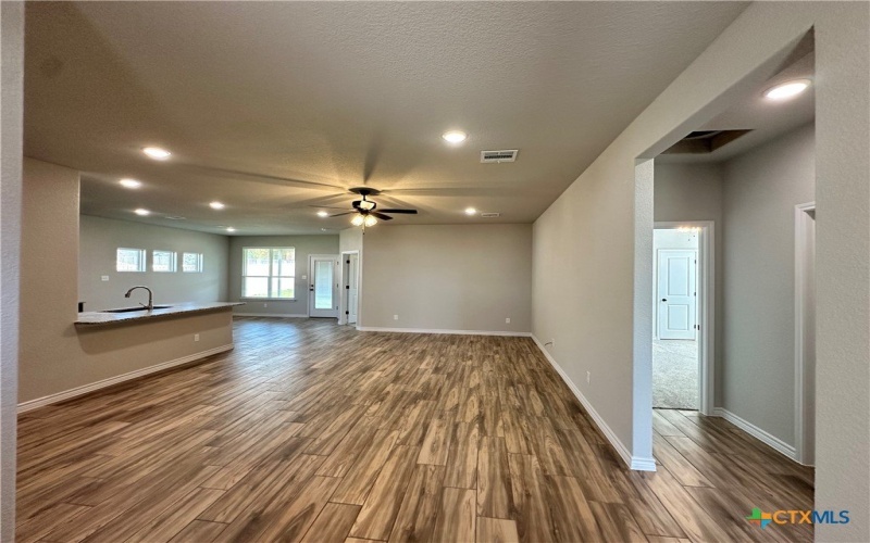 3011 Seeker Street, Killeen, TX 76549, 3 Habitaciones Habitaciones , ,2 BañosBaños,Residential,En Venta,3011 Seeker Street,0,592371