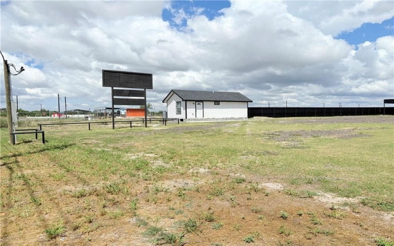 11214 W Edinburg Avenue, Edcouch, TX 78538, ,Commercial Sale,For Sale,11214 W Edinburg Avenue,0,480331