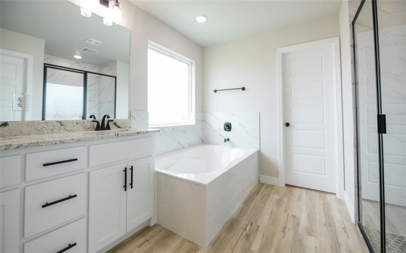 1404 Tahonta Drive, Hewitt, TX 76643, 4 Habitaciones Habitaciones , ,2 BañosBaños,Residential,En Venta,1404 Tahonta Drive,0,21016255