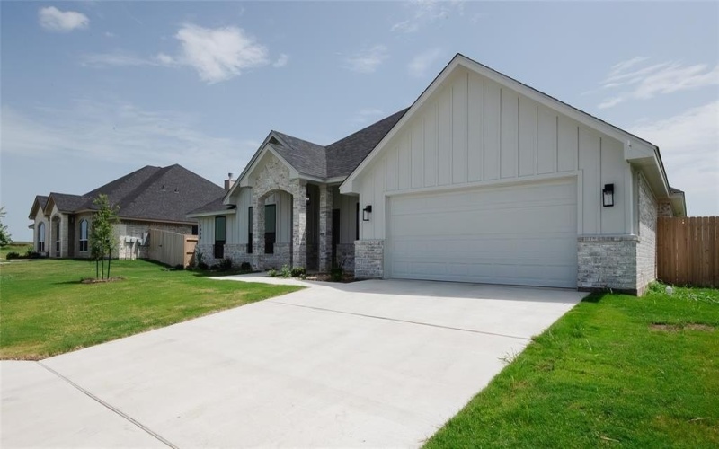 1404 Tahonta Drive, Hewitt, TX 76643, 4 Habitaciones Habitaciones , ,2 BañosBaños,Residential,En Venta,1404 Tahonta Drive,0,21016255