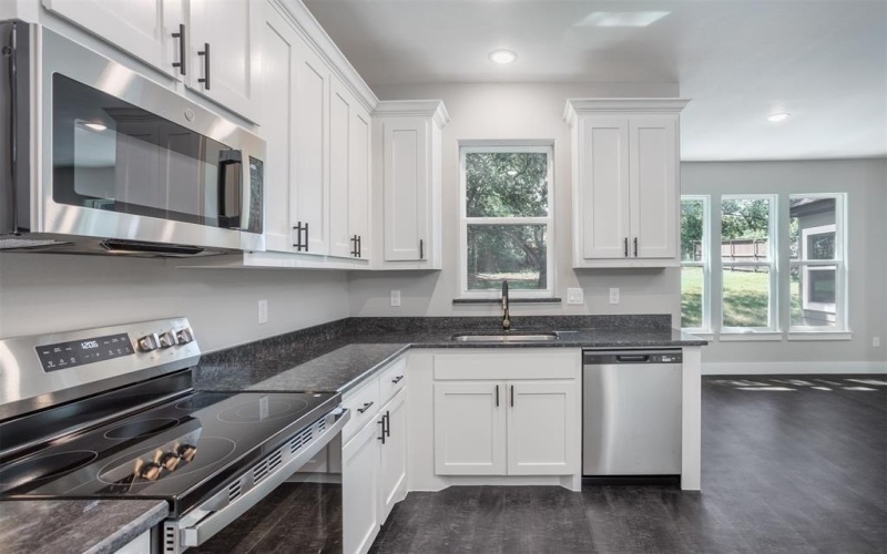 326 W Day Street, Denison, TX 75020, 3 Habitaciones Habitaciones , ,2 BañosBaños,Residential,En Venta,326 W Day Street,0,21046842