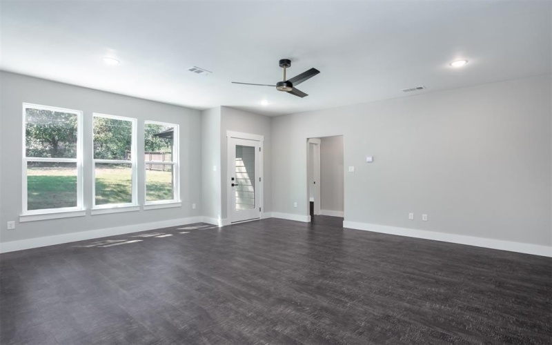 326 W Day Street, Denison, TX 75020, 3 Habitaciones Habitaciones , ,2 BañosBaños,Residential,En Venta,326 W Day Street,0,21046842