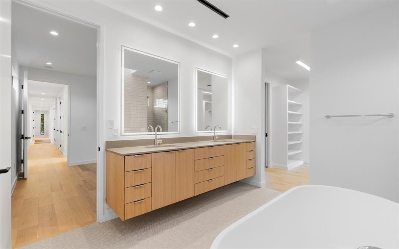 5029 Pershing Street, Dallas, TX 75206, 3 Habitaciones Habitaciones , ,3 BañosBaños,Residential,En Venta,5029 Pershing Street,0,21055939