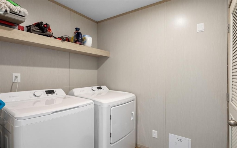 380 Valley Ridge Drive, Bridgeport, TX 76426, 5 Bedrooms Bedrooms, ,3 BathroomsBathrooms,Residential,For Sale,380 Valley Ridge Drive,0,21056297