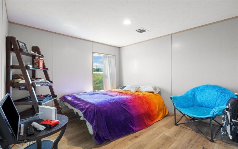 380 Valley Ridge Drive, Bridgeport, TX 76426, 5 Bedrooms Bedrooms, ,3 BathroomsBathrooms,Residential,For Sale,380 Valley Ridge Drive,0,21056297