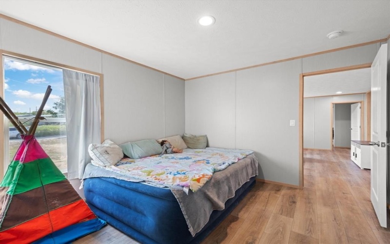 380 Valley Ridge Drive, Bridgeport, TX 76426, 5 Bedrooms Bedrooms, ,3 BathroomsBathrooms,Residential,For Sale,380 Valley Ridge Drive,0,21056297