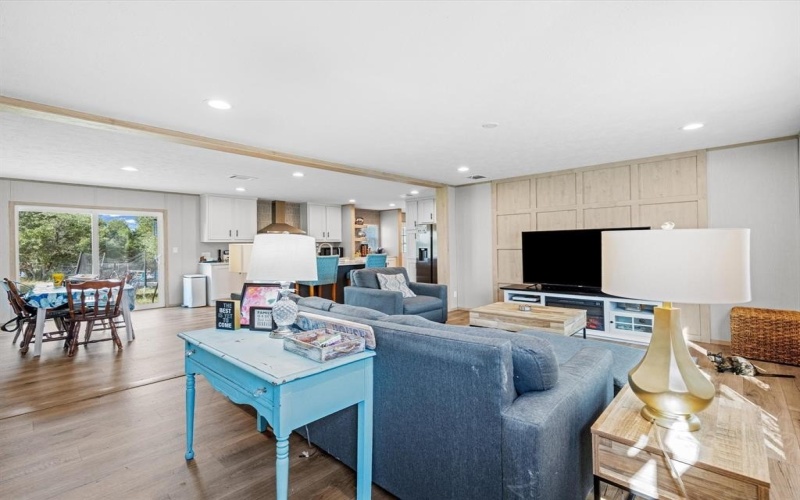 380 Valley Ridge Drive, Bridgeport, TX 76426, 5 Bedrooms Bedrooms, ,3 BathroomsBathrooms,Residential,For Sale,380 Valley Ridge Drive,0,21056297