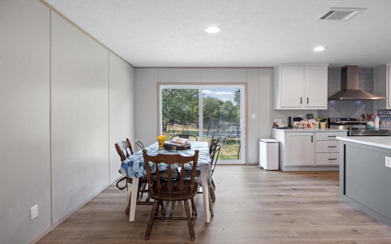 380 Valley Ridge Drive, Bridgeport, TX 76426, 5 Bedrooms Bedrooms, ,3 BathroomsBathrooms,Residential,For Sale,380 Valley Ridge Drive,0,21056297