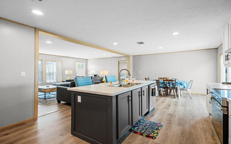 380 Valley Ridge Drive, Bridgeport, TX 76426, 5 Bedrooms Bedrooms, ,3 BathroomsBathrooms,Residential,For Sale,380 Valley Ridge Drive,0,21056297