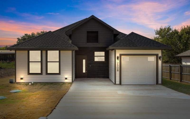 2508 Deer Trail, Granbury, TX 76048, 3 Bedrooms Bedrooms, ,2 BathroomsBathrooms,Residential,For Sale,2508 Deer Trail,0,21056764