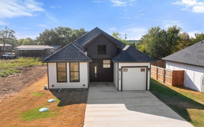 2508 Deer Trail, Granbury, TX 76048, 3 Bedrooms Bedrooms, ,2 BathroomsBathrooms,Residential,For Sale,2508 Deer Trail,0,21056764