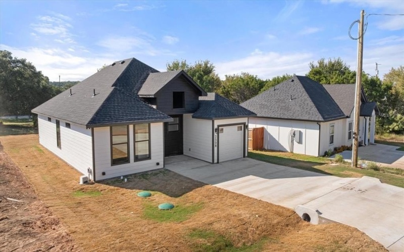 2508 Deer Trail, Granbury, TX 76048, 3 Bedrooms Bedrooms, ,2 BathroomsBathrooms,Residential,For Sale,2508 Deer Trail,0,21056764