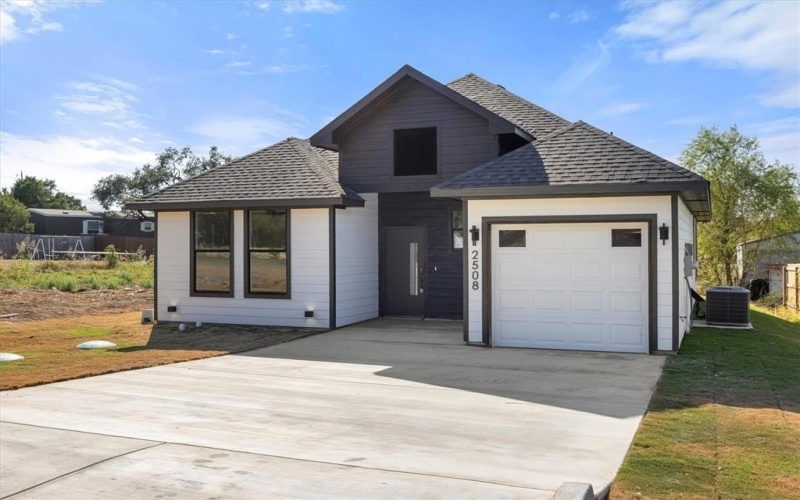 2508 Deer Trail, Granbury, TX 76048, 3 Bedrooms Bedrooms, ,2 BathroomsBathrooms,Residential,For Sale,2508 Deer Trail,0,21056764