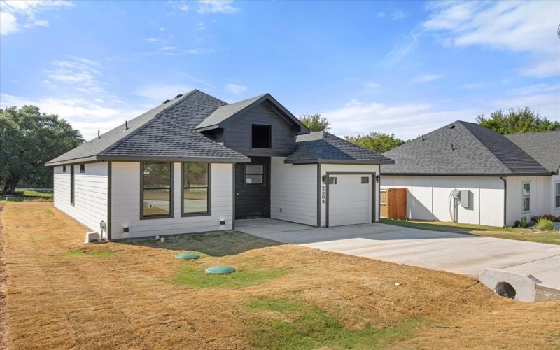 2508 Deer Trail, Granbury, TX 76048, 3 Bedrooms Bedrooms, ,2 BathroomsBathrooms,Residential,For Sale,2508 Deer Trail,0,21056764