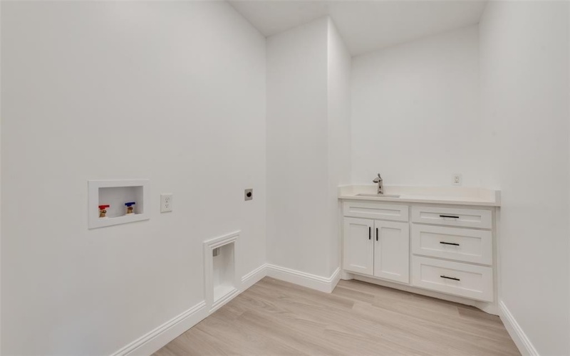 2013 Lake Vista Drive, Little Elm, TX 75068, 3 Bedrooms Bedrooms, ,2 BathroomsBathrooms,Residential,For Sale,2013 Lake Vista Drive,0,21057026
