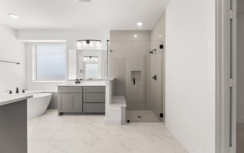 721 S Hidden Lakes Drive, DeSoto, TX 75115, 5 Habitaciones Habitaciones , ,5 BañosBaños,Residential,En Venta,721 S Hidden Lakes Drive,0,21057290