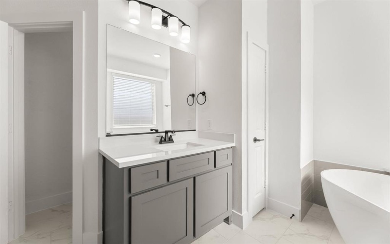 721 S Hidden Lakes Drive, DeSoto, TX 75115, 5 Habitaciones Habitaciones , ,5 BañosBaños,Residential,En Venta,721 S Hidden Lakes Drive,0,21057290