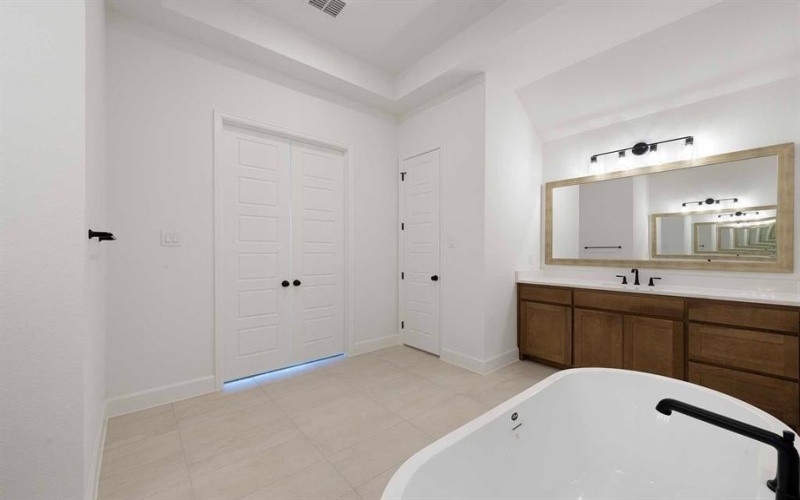 10436 Gray Hills Drive, Fort Worth, TX 76126, 4 Habitaciones Habitaciones , ,3 BañosBaños,Residential,En Venta,10436 Gray Hills Drive,0,21057305