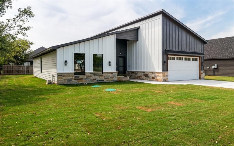 5706 Belaire Circle, Granbury, TX 76048, 4 Bedrooms Bedrooms, ,2 BathroomsBathrooms,Residential,For Sale,5706 Belaire Circle,0,21057364