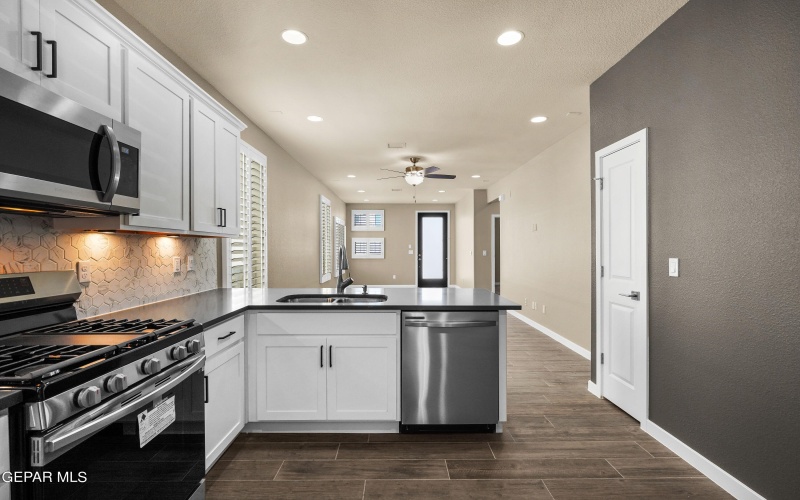 5869 Dalhart Drive, El Paso, TX 79924, 3 Habitaciones Habitaciones , ,2 BañosBaños,Residential,En Venta,5869 Dalhart Drive,919670