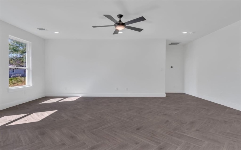 815 Arkansas River Drive, Granbury, TX 76048, 3 Bedrooms Bedrooms, ,2 BathroomsBathrooms,Residential,For Sale,815 Arkansas River Drive,0,21057652