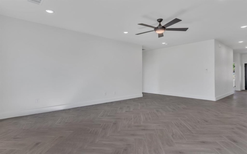 815 Arkansas River Drive, Granbury, TX 76048, 3 Bedrooms Bedrooms, ,2 BathroomsBathrooms,Residential,For Sale,815 Arkansas River Drive,0,21057652