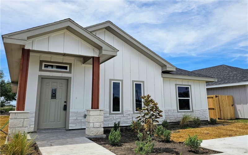 507 W Ragland, Kingsville, TX 78363, 3 Bedrooms Bedrooms, ,2 BathroomsBathrooms,Residential,For Sale,507 W Ragland,0,463390