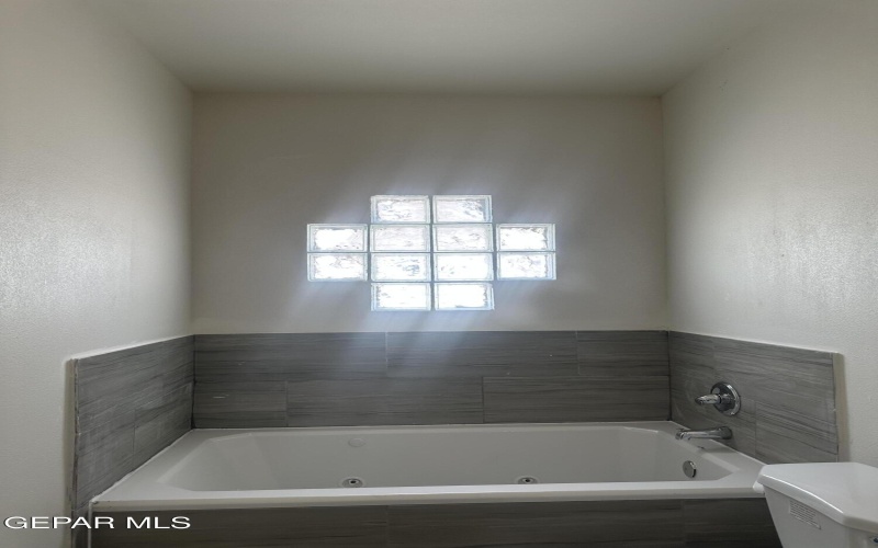 556 PASEO DULCE Avenue, El Paso, TX 79928, 3 Bedrooms Bedrooms, ,2 BathroomsBathrooms,Residential,For Sale,556 PASEO DULCE Avenue,0,930232