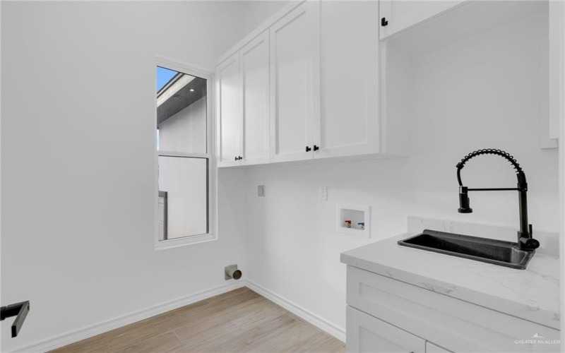 5216 N 42nd Street, McAllen, TX 78504, 4 Habitaciones Habitaciones , ,3 BañosBaños,Residential,En Venta,5216 N 42nd Street,0,480755