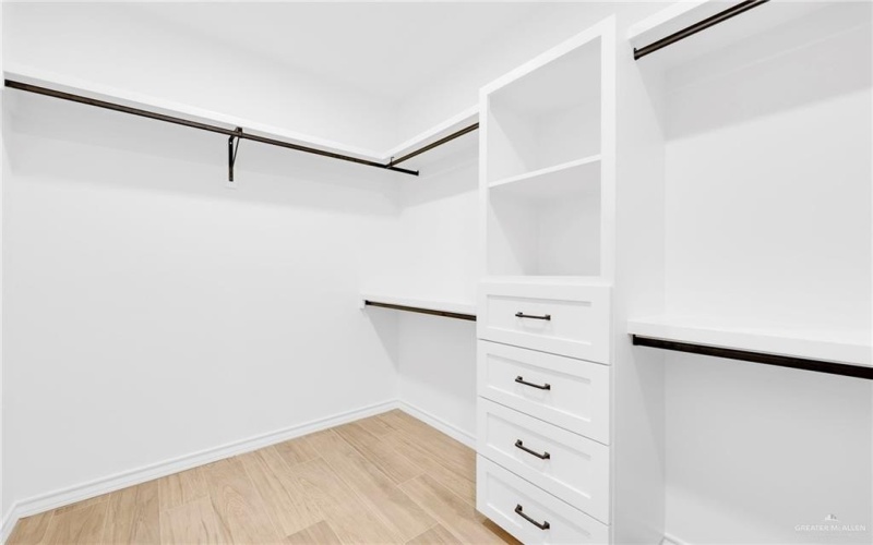 5216 N 42nd Street, McAllen, TX 78504, 4 Habitaciones Habitaciones , ,3 BañosBaños,Residential,En Venta,5216 N 42nd Street,0,480755