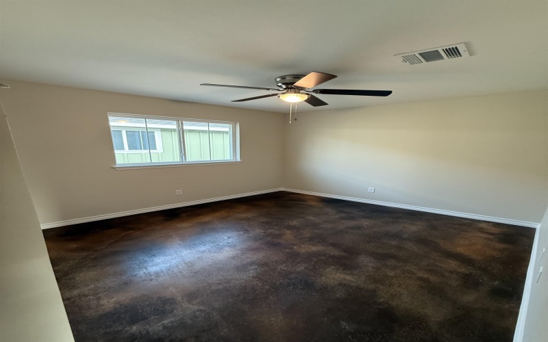 1712 E AVE J, Lampasas, TX 76550, 3 Bedrooms Bedrooms, ,2 BathroomsBathrooms,Residential,For Sale,1712 E AVE J,0,175014