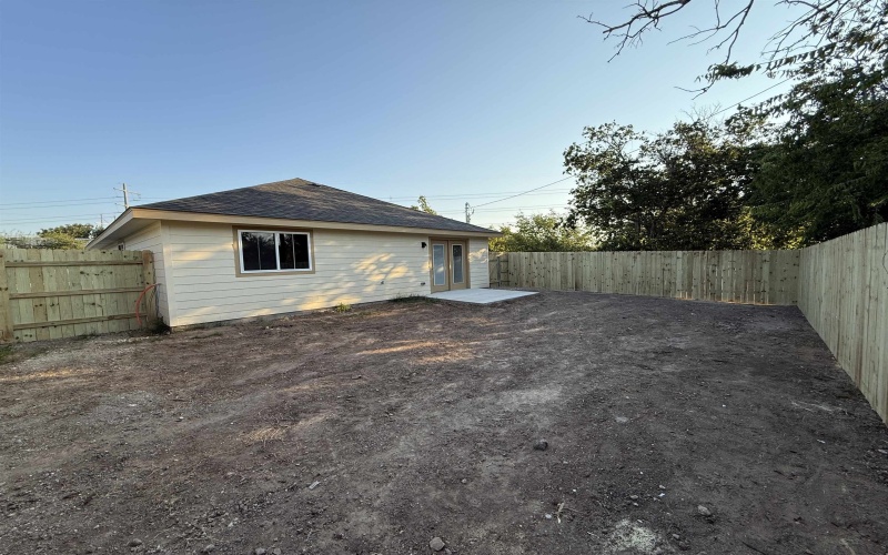 1712 E AVE J, Lampasas, TX 76550, 3 Bedrooms Bedrooms, ,2 BathroomsBathrooms,Residential,For Sale,1712 E AVE J,0,175014