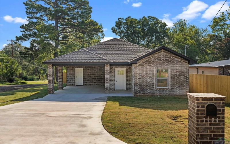 1124 N Eighth St, Longview, TX 75601, 3 Bedrooms Bedrooms, ,2 BathroomsBathrooms,Residential,For Sale,1124 N Eighth St,0,20256281