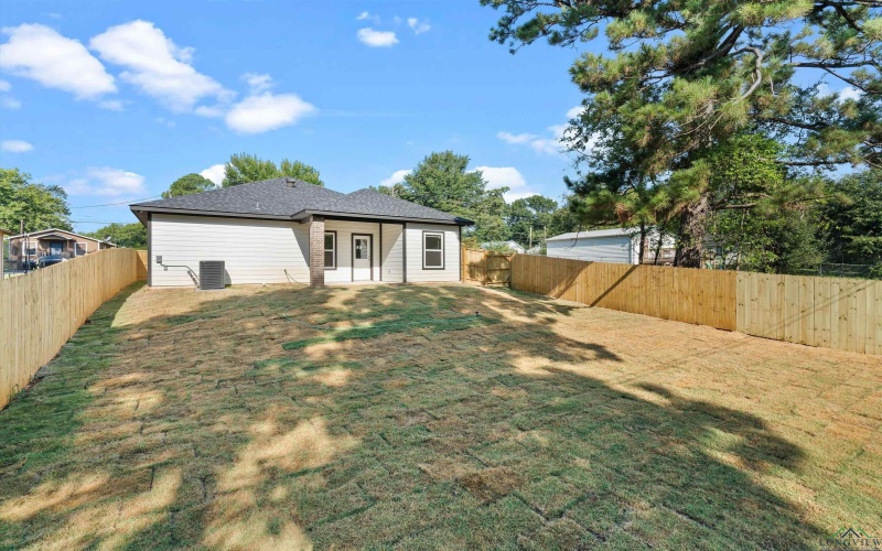 1124 N Eighth St, Longview, TX 75601, 3 Bedrooms Bedrooms, ,2 BathroomsBathrooms,Residential,For Sale,1124 N Eighth St,0,20256281