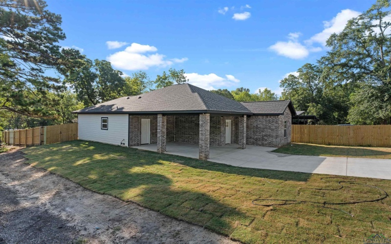 1124 N Eighth St, Longview, TX 75601, 3 Bedrooms Bedrooms, ,2 BathroomsBathrooms,Residential,For Sale,1124 N Eighth St,0,20256281