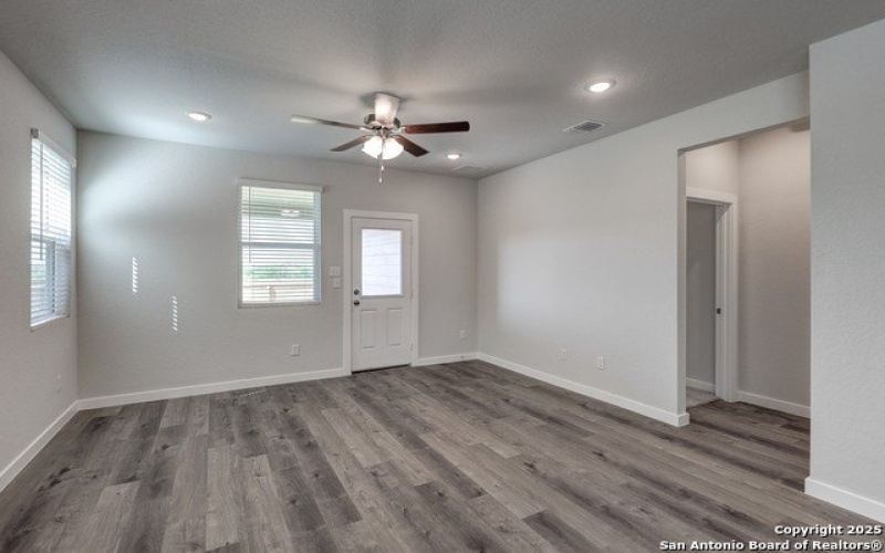4334 Clarisse Street, New Braunfels, TX 78130, 4 Habitaciones Habitaciones , ,2 BañosBaños,Residential,En Venta,4334 Clarisse Street,0,1863187