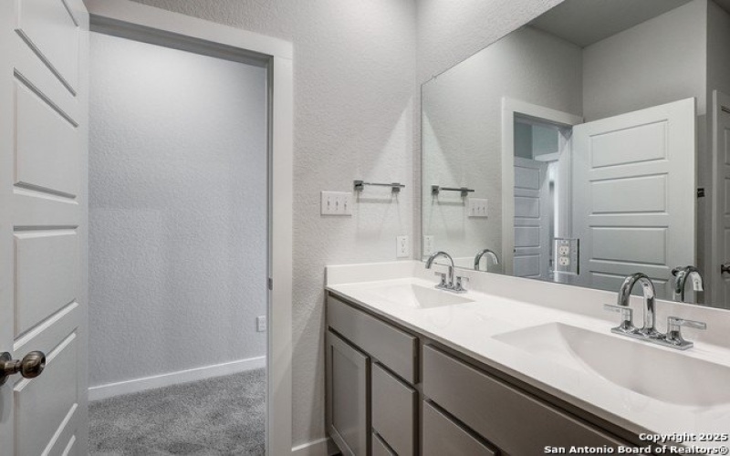4334 Clarisse Street, New Braunfels, TX 78130, 4 Habitaciones Habitaciones , ,2 BañosBaños,Residential,En Venta,4334 Clarisse Street,0,1863187