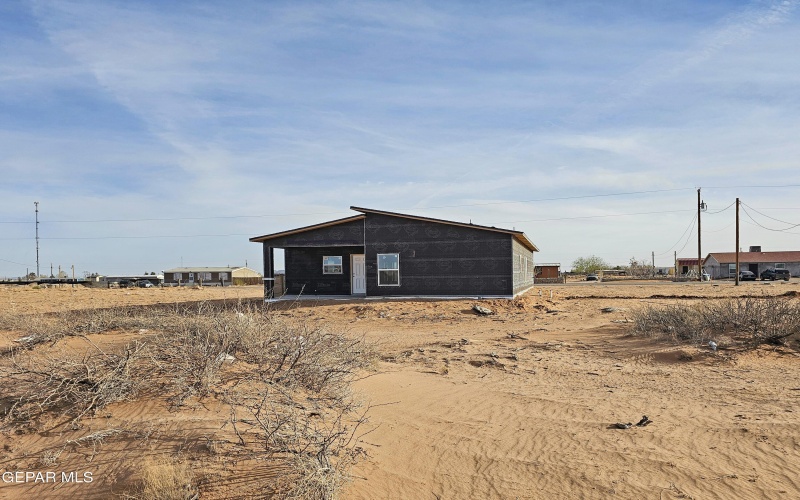 1000 Sunrise Drive, Chaparral, NM 88081, 3 Habitaciones Habitaciones , ,2 BañosBaños,Residential,En Venta,1000 Sunrise Drive,919740
