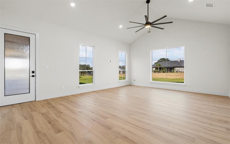 305 Mint Ridge Drive, Burleson, TX 76028, 4 Habitaciones Habitaciones , ,3 BañosBaños,Residential,En Venta,305 Mint Ridge Drive,0,21056096