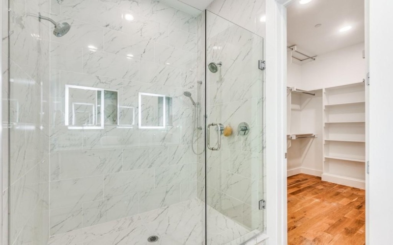 426 W 9th Street #105, Dallas, TX 75208, 3 Bedrooms Bedrooms, ,3 BathroomsBathrooms,Residential,For Sale,426 W 9th Street,0,21057126