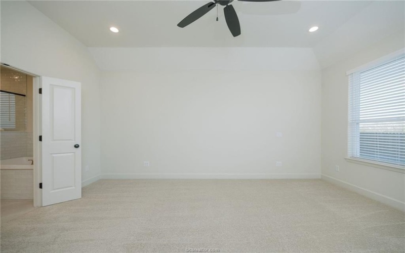 5032 Toscana Loop, Bryan, TX 77802, 4 Bedrooms Bedrooms, ,3 BathroomsBathrooms,Residential,For Sale,5032 Toscana Loop,24015787