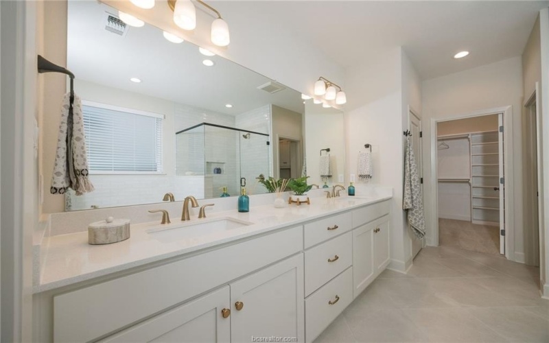5032 Toscana Loop, Bryan, TX 77802, 4 Bedrooms Bedrooms, ,3 BathroomsBathrooms,Residential,For Sale,5032 Toscana Loop,24015787