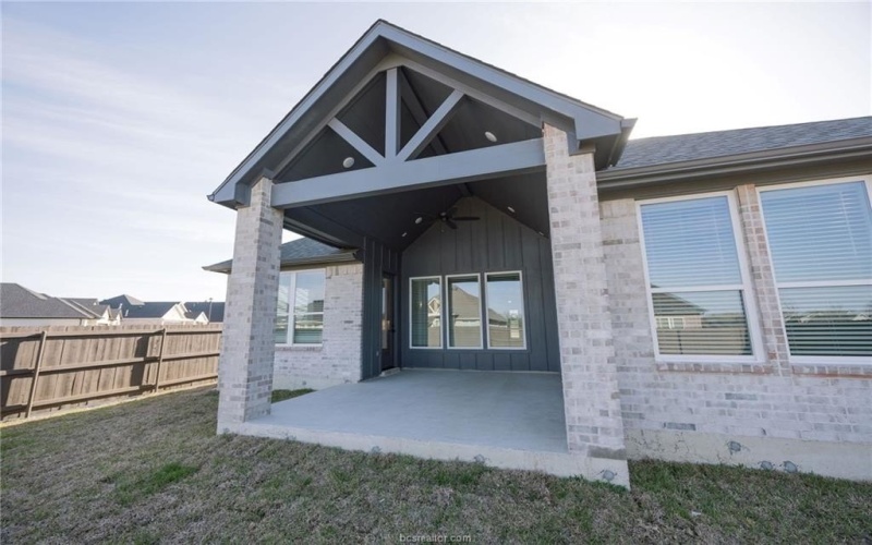 5032 Toscana Loop, Bryan, TX 77802, 4 Bedrooms Bedrooms, ,3 BathroomsBathrooms,Residential,For Sale,5032 Toscana Loop,24015787