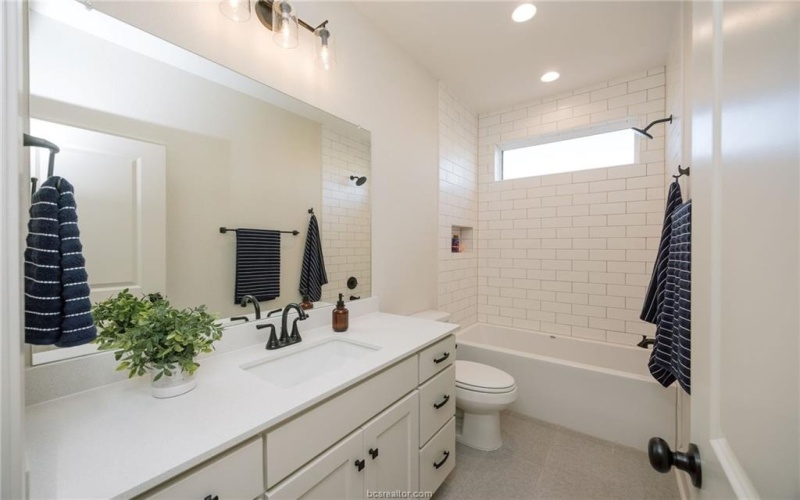 5032 Toscana Loop, Bryan, TX 77802, 4 Bedrooms Bedrooms, ,3 BathroomsBathrooms,Residential,For Sale,5032 Toscana Loop,24015787