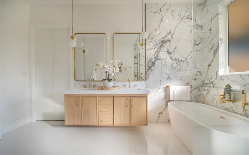 10330 Bel Aire Drive, Dallas, TX 75218, 5 Habitaciones Habitaciones , ,5 BañosBaños,Residential,En Venta,10330 Bel Aire Drive,0,21058489