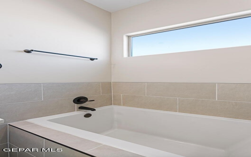 13976 Paseo Central Avenue, Horizon City, TX 79928, 4 Habitaciones Habitaciones , ,2 BañosBaños,Residential,En Venta,13976 Paseo Central Avenue,919816