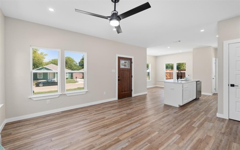 1124 E Annie Street, Fort Worth, TX 76104, 3 Habitaciones Habitaciones , ,2 BañosBaños,Residential,En Venta,1124 E Annie Street,0,21058967